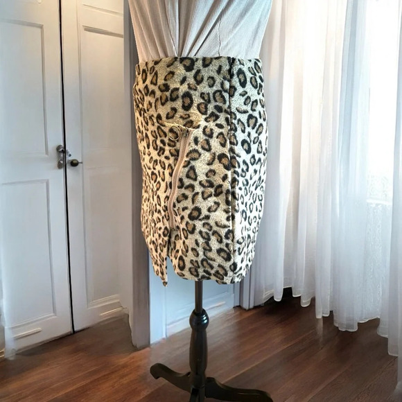 hayden Los Angeles Mini Skirt Leopard Print Asymmetrical Faux Wrap Wool Blend Md - Picture 3 of 9